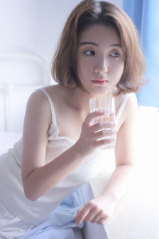 黑人巨大三根一起进